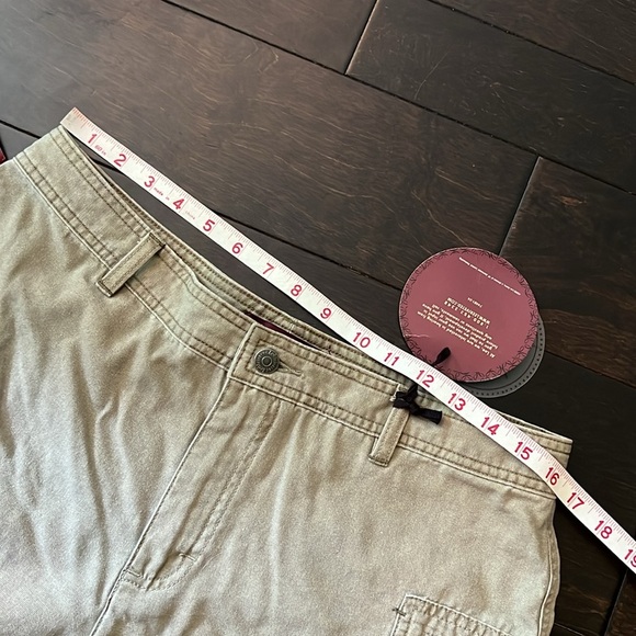 Lee Riveted Khaki cargo shorts NWT - Picture 10 of 12